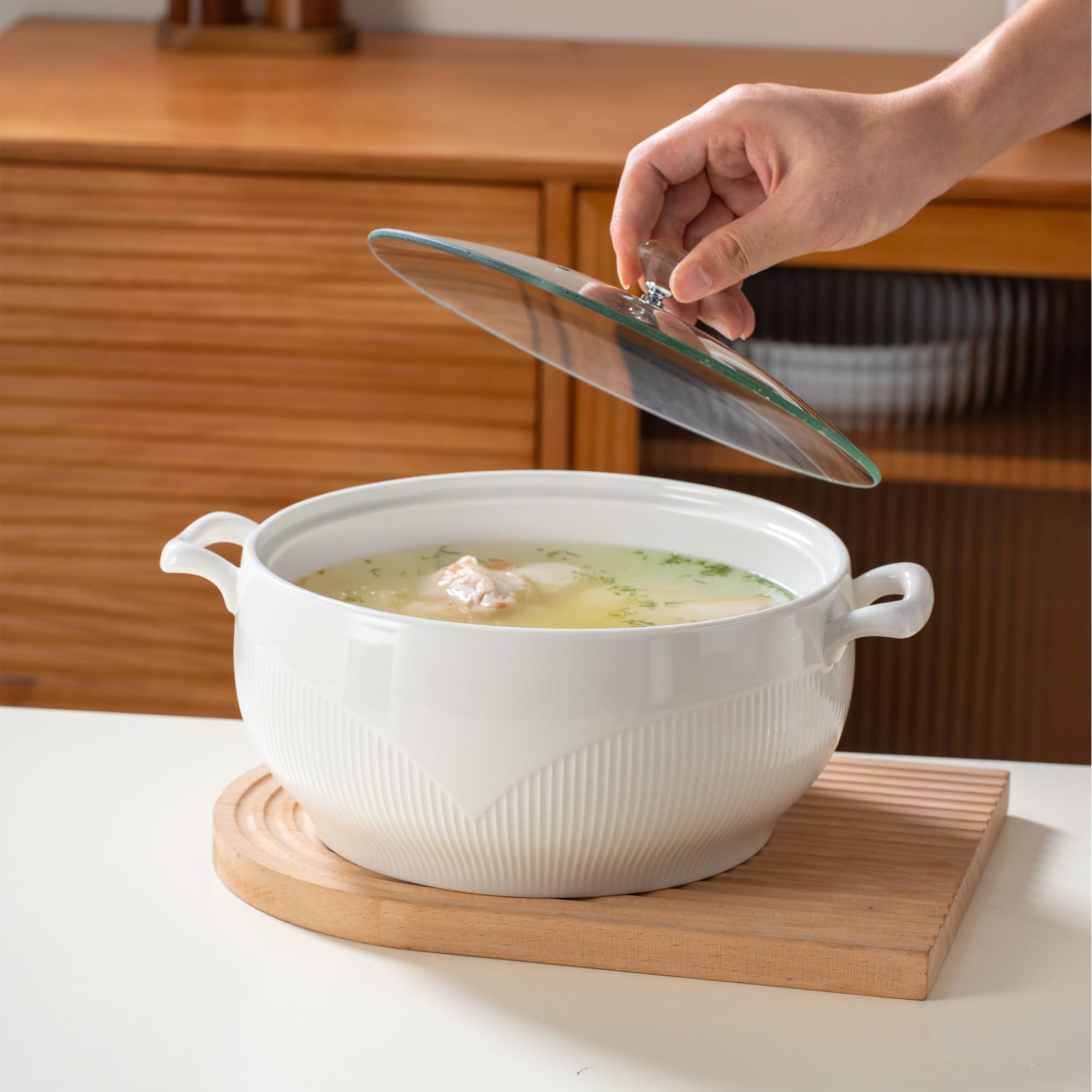 ceramiczna miska do zupy z pokrywką, pojemność 3,5 L, porcelanowa miska do zupy z dwoma uchwytami, odporna na kuchenkę mikrofalową, zmywarkę i piekarnik, kolor biały