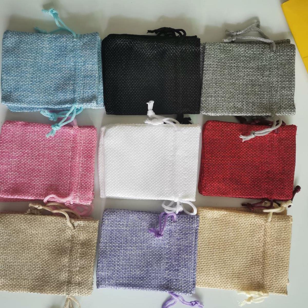 Małe woreczki na biżuterię Opakowanie 50 torebek prezentowych ze ściągaczem na biżuterię(Jute Nylon Rope,15x20cm)