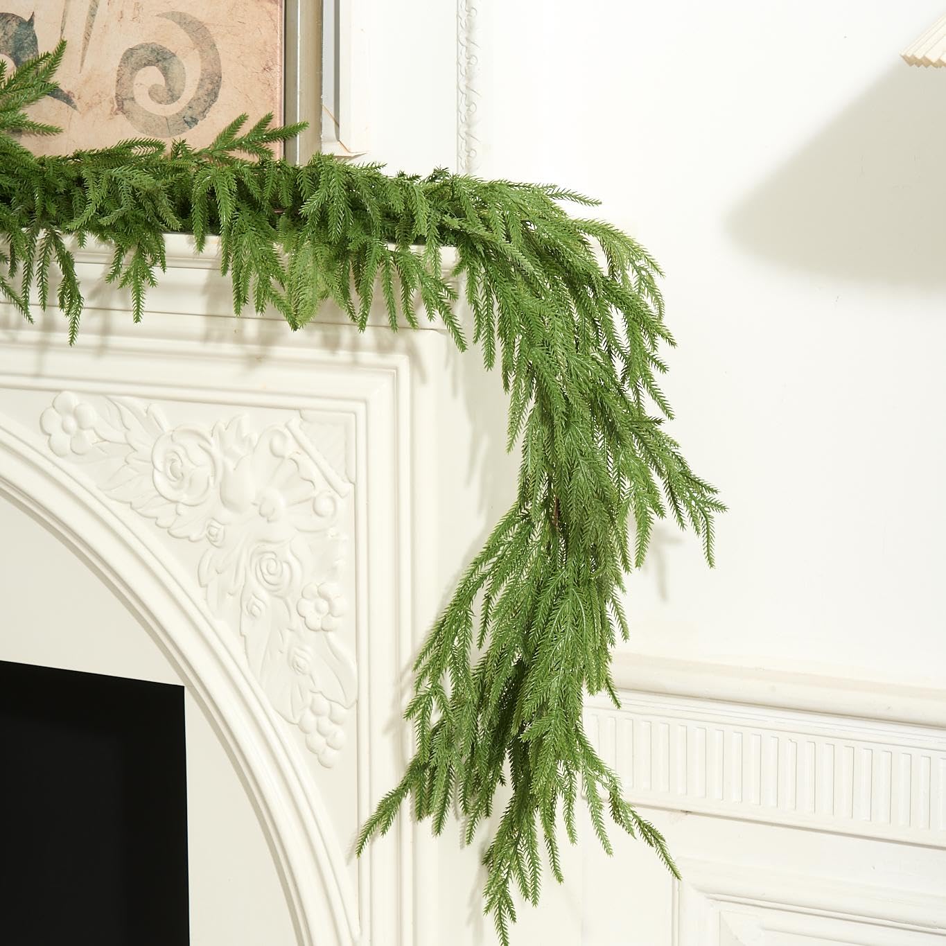 Avoeco Guirnalda de Navidad – Guirnalda de pino Norfolk para repisa y escalera, decoración navideña artificial de tacto real (1 unidad, 6 pies)