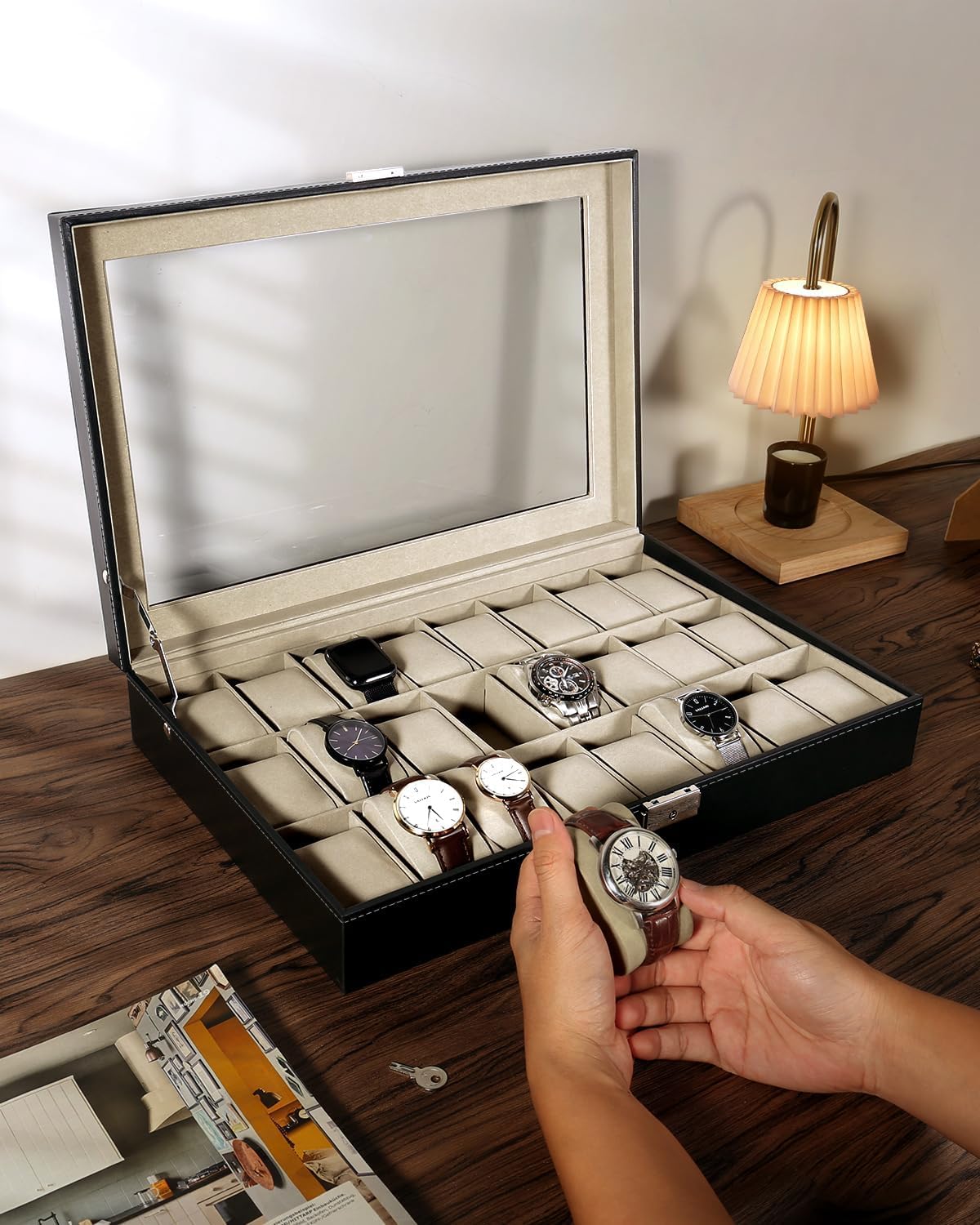 Tyenaza Caja de Reloj con 24 Ranuras, Vitrina de Reloj con Ventana, Caja de Organizador de Reloj Impermeable de Cuero de PU con Cerradura, para Tocador de Tienda, Regalo de Hombres(43x29x9cm)