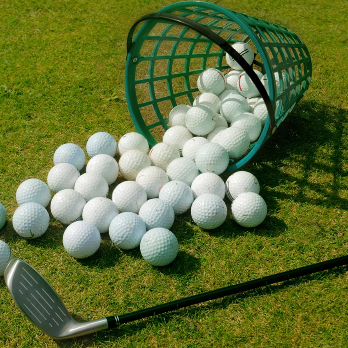 Housoutil 2 Stück Balleimer aus Kunststoff für Golfbälle Multifunktionaler Golfkorb zur Ballaufbewahrung und Einsammeln Beim Golfspielen Grün Fassungsvermögen 50 Bälle