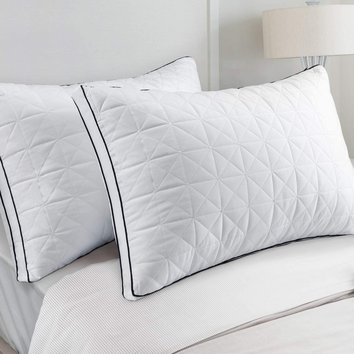 BedStory Anti-Milben-Kopfkissen, niedrige Füllung, hypoallergene Mikrofaser, Hotelqualität, flauschig und atmungsaktiv, 50 x 70 cm, 2 Stück, geeignet für Seiten- und Rückenliegen