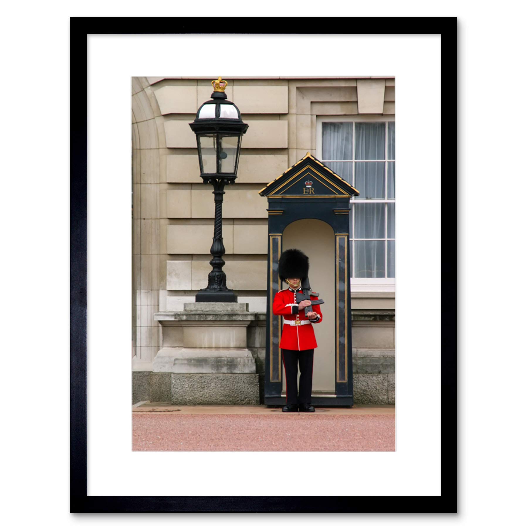 Wee Blue Coo Photo Military Life King Queen Guard Buckingham Palace Framed Wall Art Print