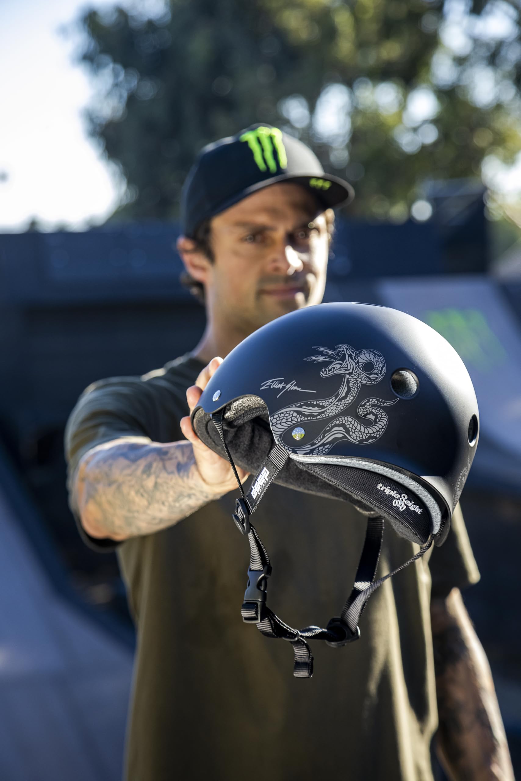 Triple Eight Casco con copertura profonda, ideale per skateboard, ciclismo, BMX e pattinaggio a rotelle