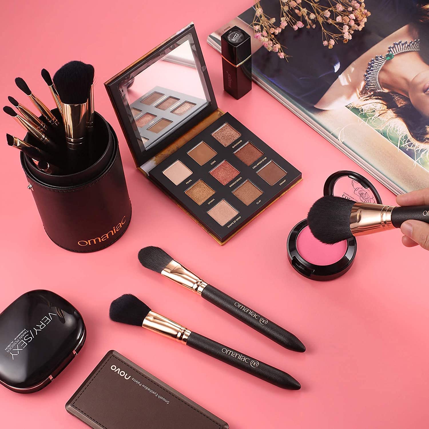 OMANIAC Juego de 12 brochas de maquillaje, de alta calidad, hechas de fibras sintéticas duraderas, brochas de maquillaje profesionales para el día a día o de viaje (negro)