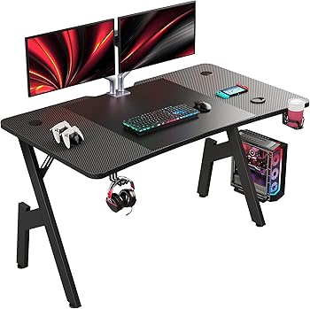 Bureau de gaming avec accessoires