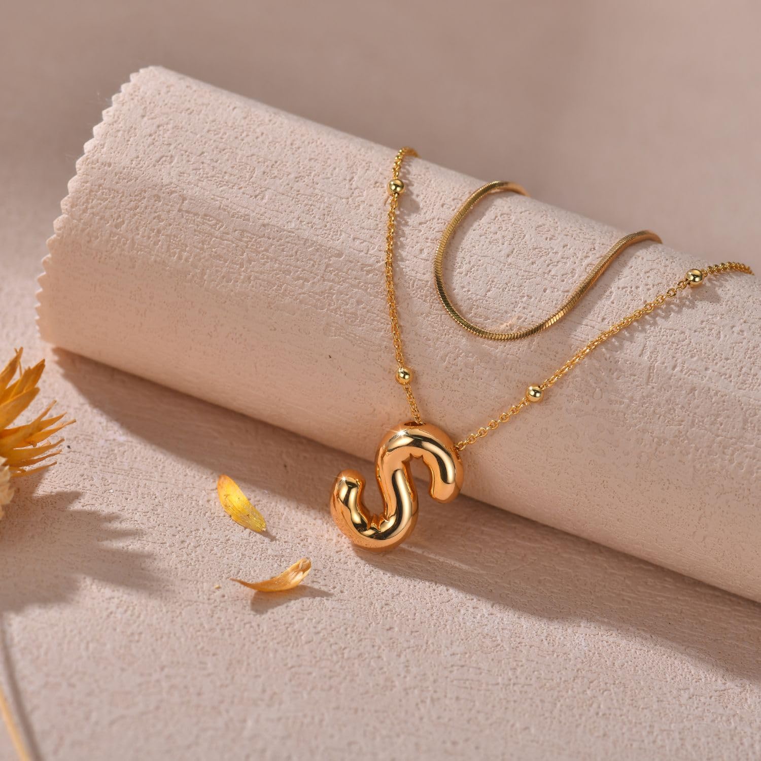 LLXYWJ Initialen-Halsketten für Frauen und Mädchen, zierliche Ballon-Buchstaben-Halskette, Namens-Alphabet-Anhänger, geschichteter Halsband, personalisierter Schmuck