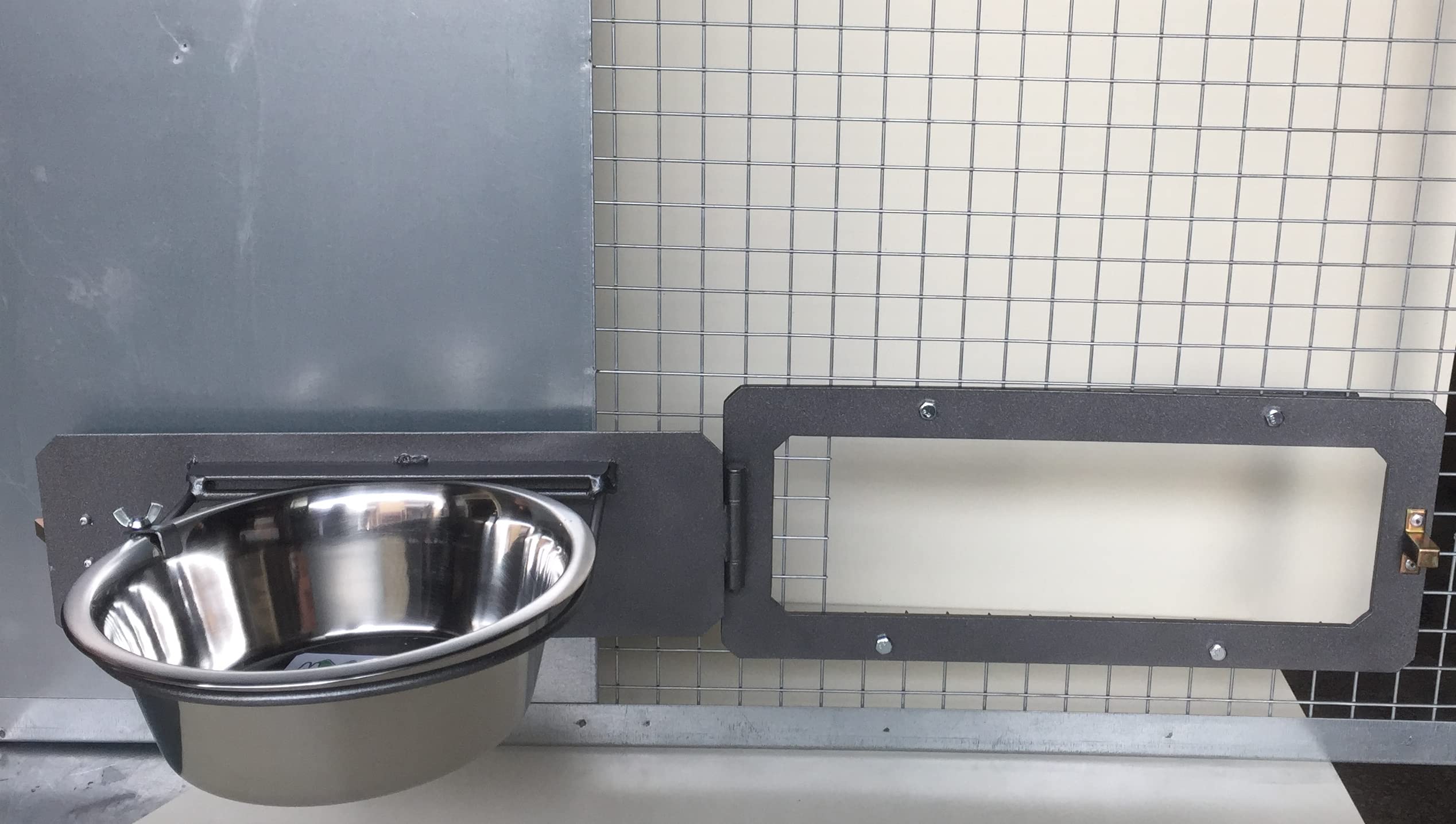 Ciotola Girevole in Acciaio Inox per Cani. 1 Mangiatoia Rotante Universale.