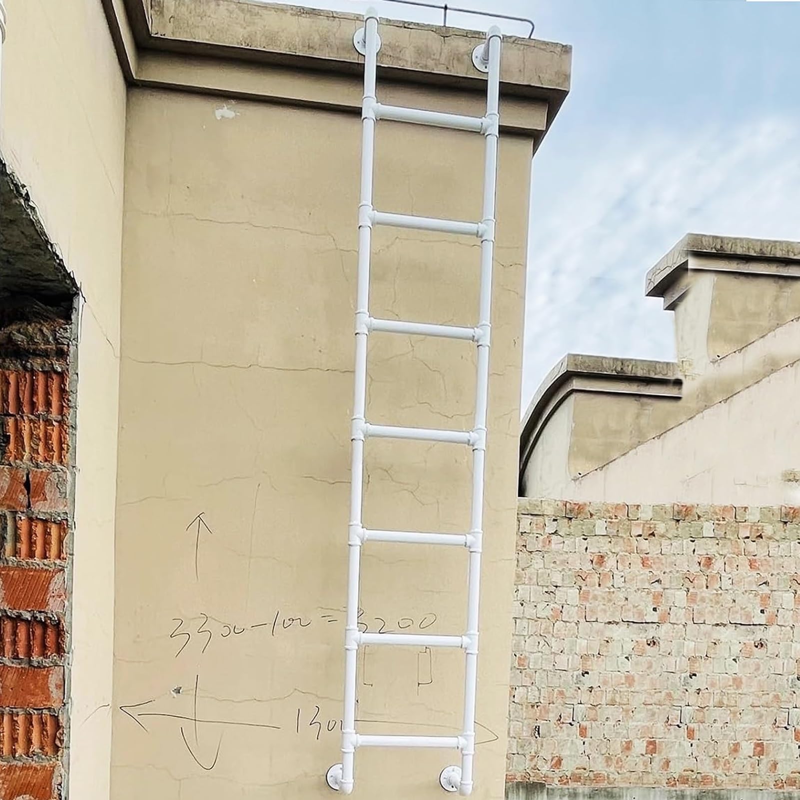 Escalera de hierro forjado resistente para altillos y estructuras de pared