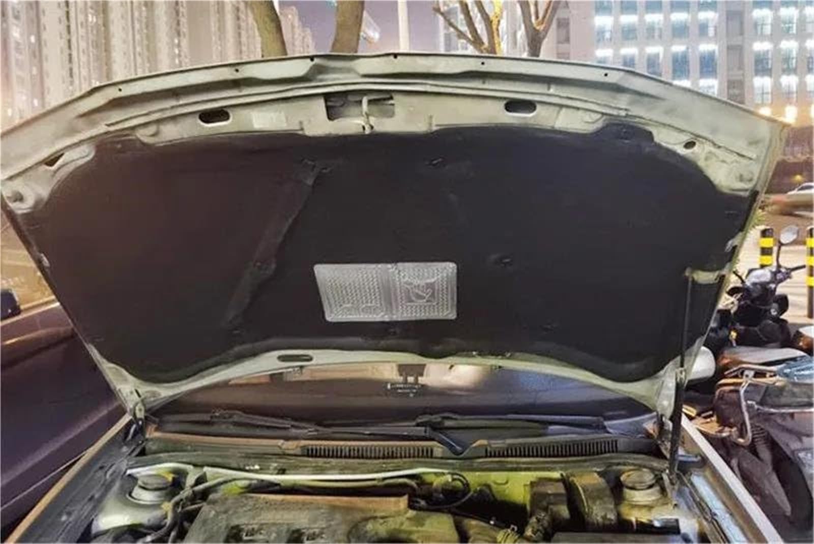 Mata dźwiękochłonna silnika na przednią maskę, dla dla VW