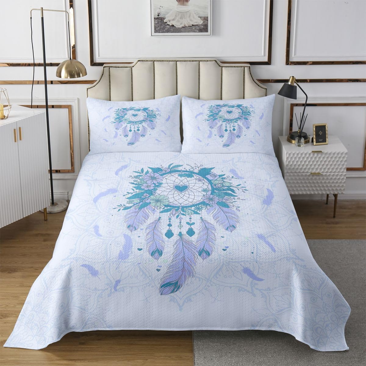 Traumfanger Tagesdecke 2 Kissenschalen Träumige Feder Exotische Blume Herz Dekor Coverlet M Größe für Teens Erwachsene Romantischer Stil Lila Blau Bettwäsche Quilted für Schlafzimmer