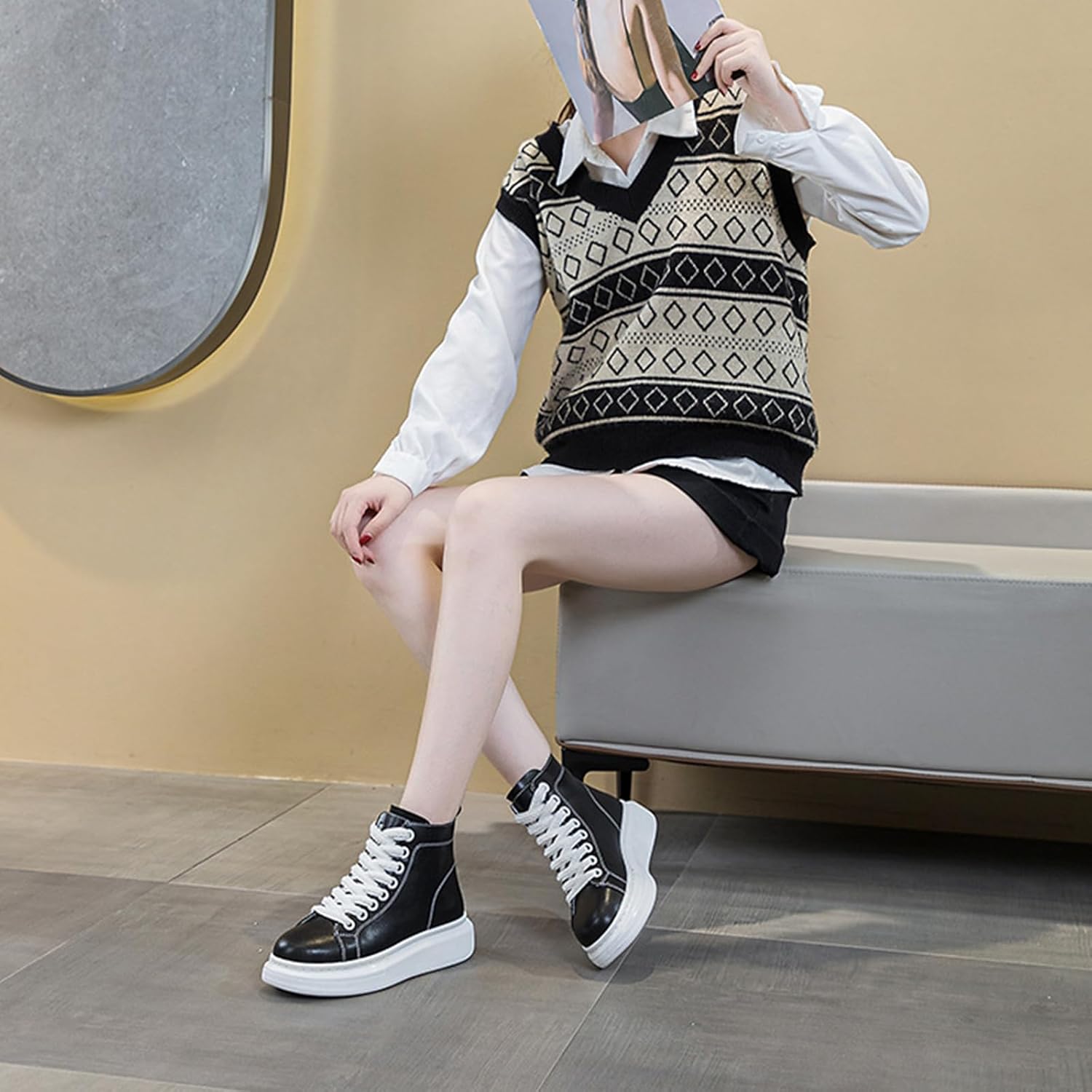 Women's Genuine Leather Platform High-Top Fashion Sneakers with Laces, Height-Increasing, Non-Slip, and Comfortable Fit. Suitable for Shopping, Walking, and Campus Wear.