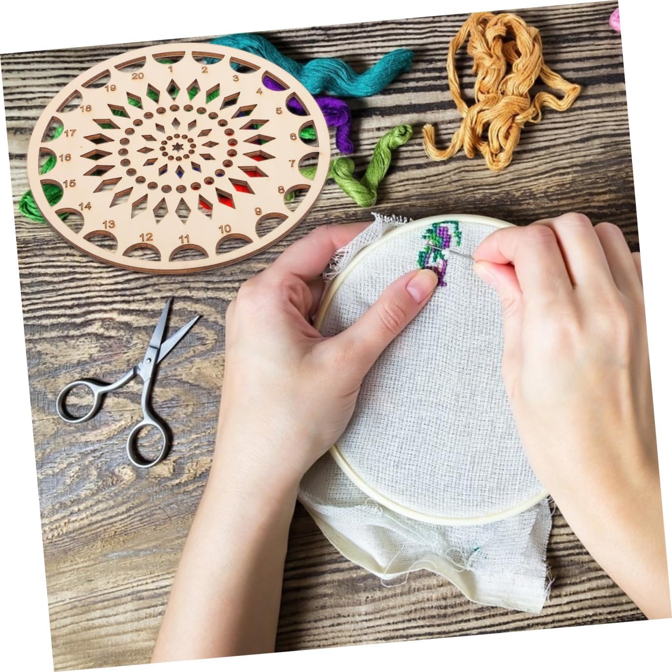 PLAFOPE 1pc Threader for Embroidery Floss Portable Wooden Organizer Thread Stand for Yarn Holder