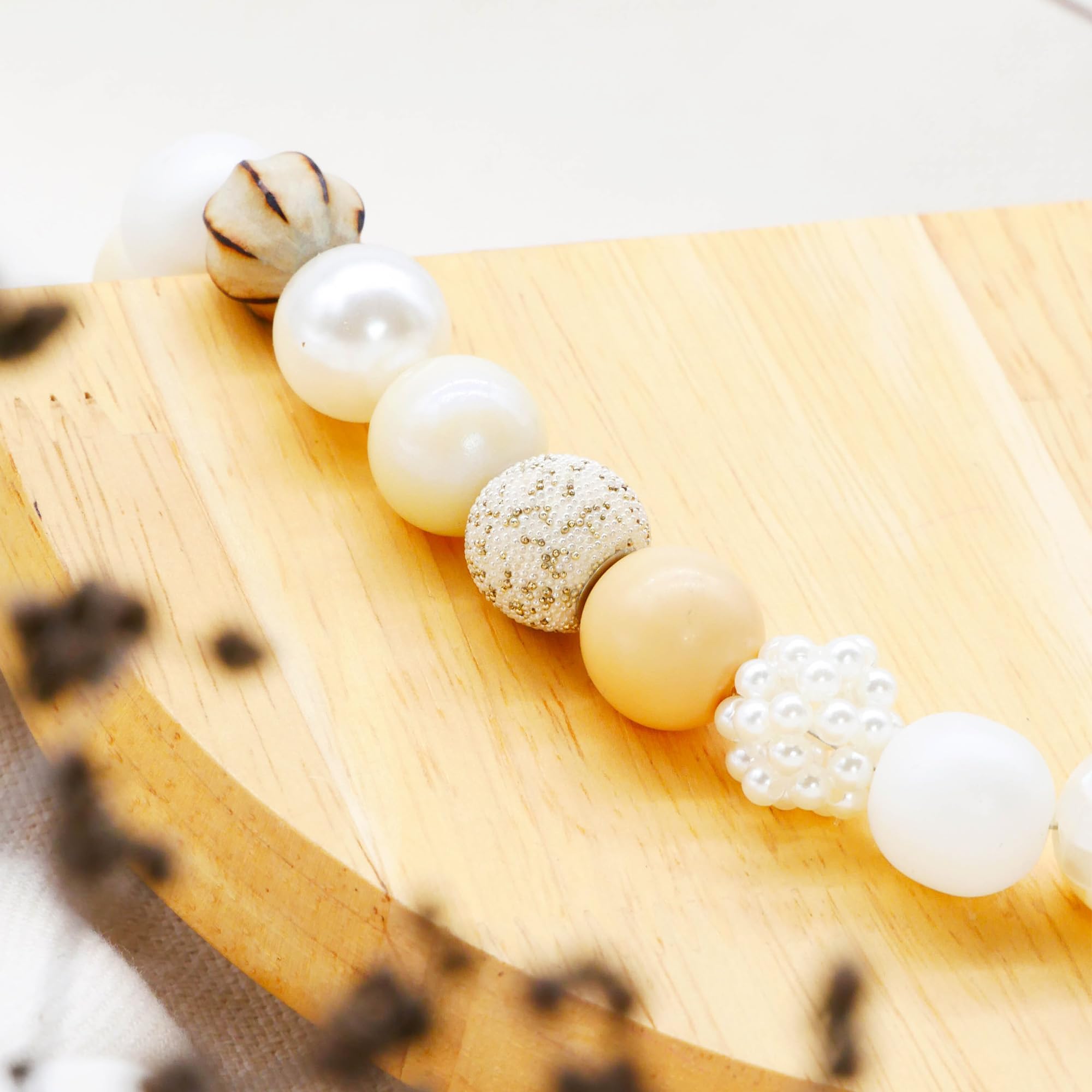 Perlenkette Damen 45 cm lang Statement Kette Beige in Boho Style | Handmade Ketten aus Perlen Choker Halskette Schmuck Beads Perlenkette Frauen off white beige stilvoller Blickfang