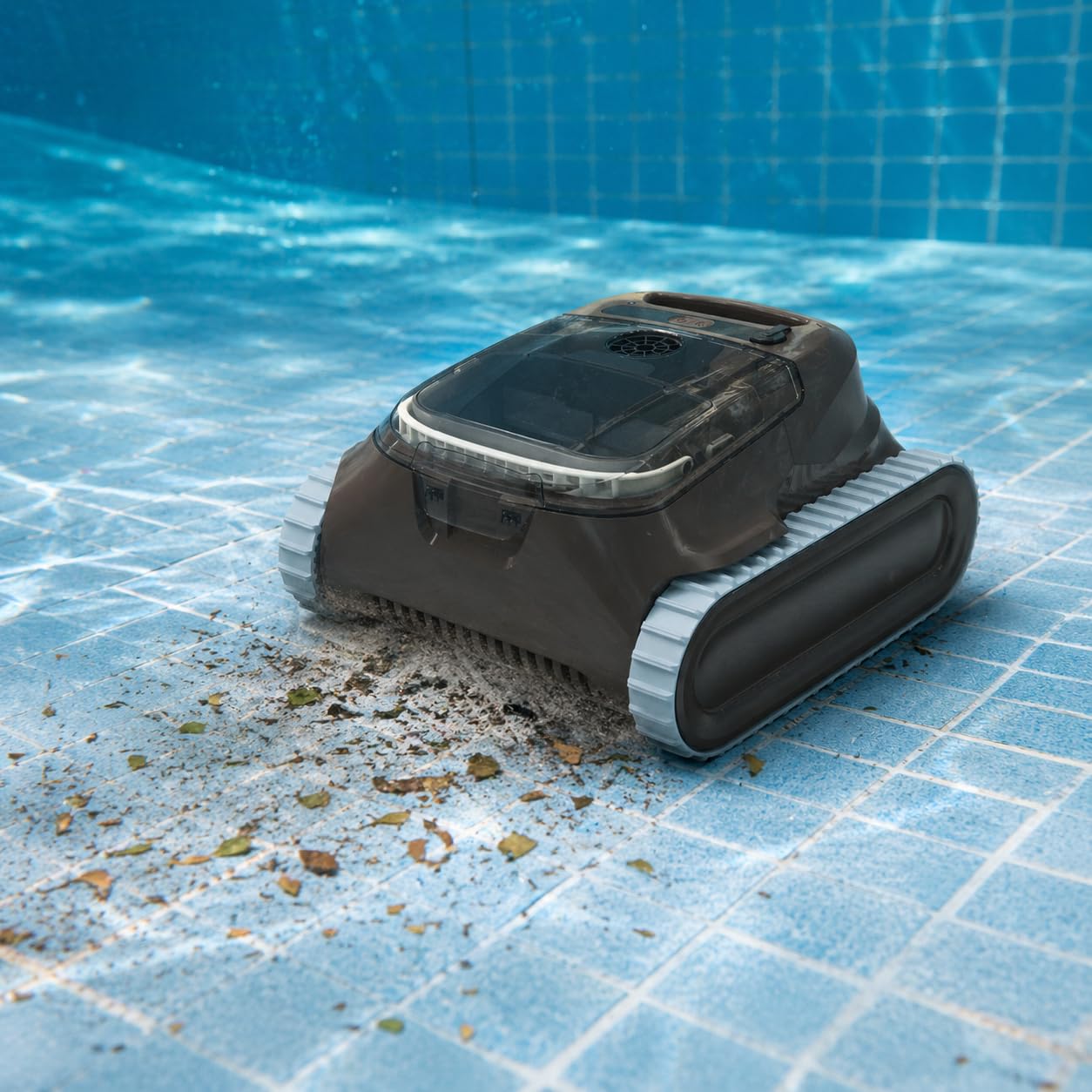 BWT Robot Limpiafondos BATbrown Inalámbrico, Batería de Iones de Litio, para Piscinas hasta 15m, con App, Doble Filtración