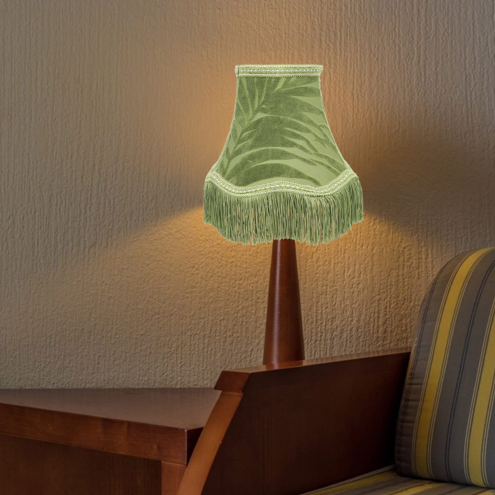 Vintage Groene Lampenkap met Bloemvorm Decoratieve Vintage Groene Lampenkap met Bloemvorm Decoratieve
