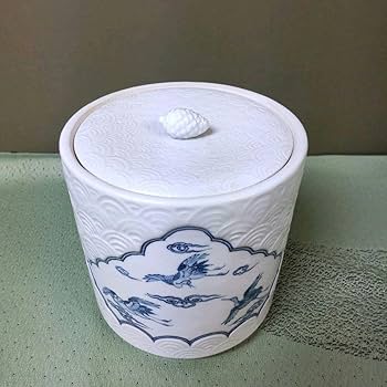 Amazon.co.jp: 有田焼喜兵衛窯作青海波彫雲鶴絵水差木箱入破魔