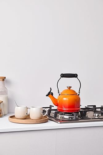 Miniatura 5 de Le Creuset - Tetera de acero esmaltado de media capacidad con acabados metálicos, 1.25 cuartos de galón, Llama