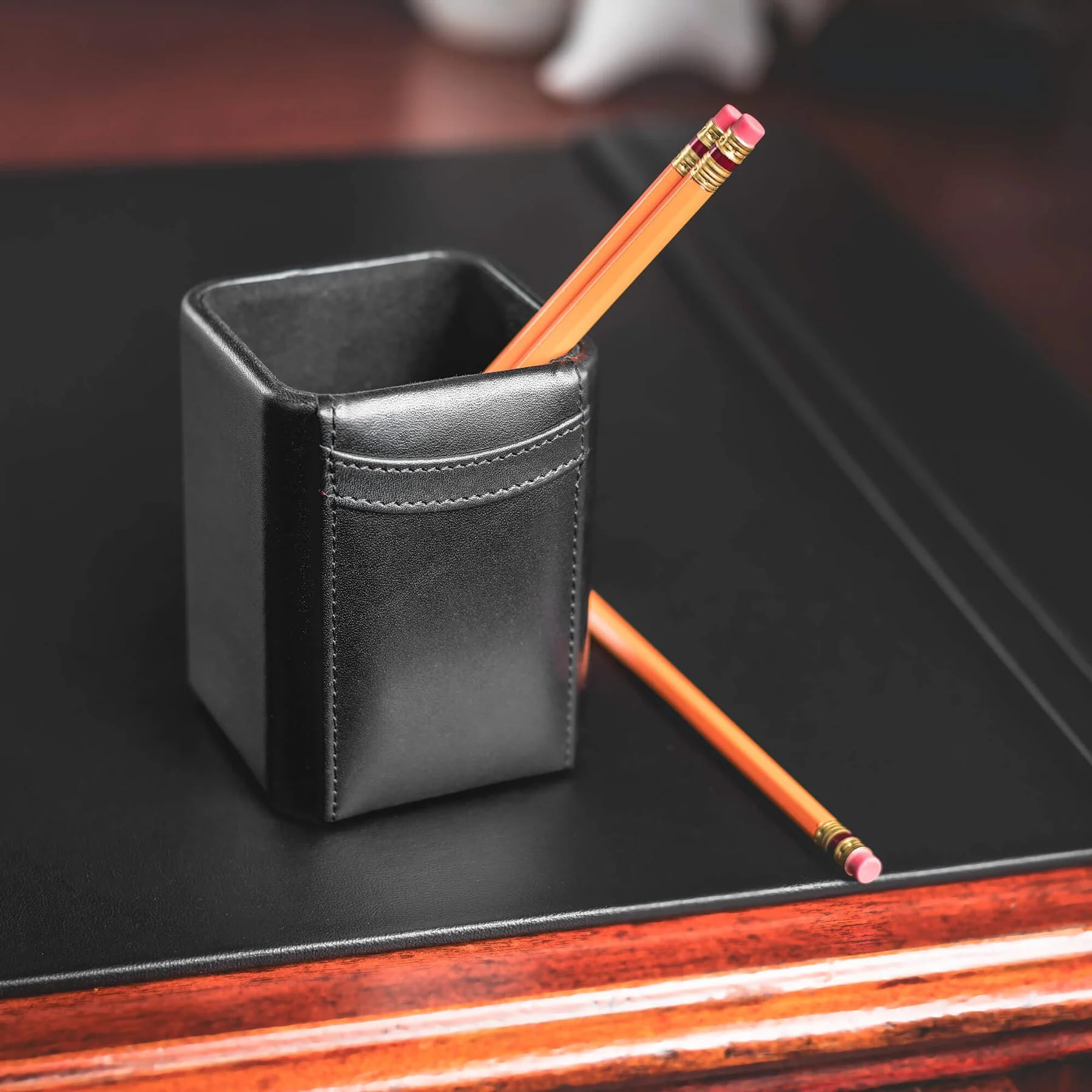 Dacasso Set da scrivania in pelle nera, 11 pezzi – Sottomano da scrivania in pelle di lusso e elementi essenziali per l'organizzazione della scrivania – Organizzazione dell'ufficio e decorazione per