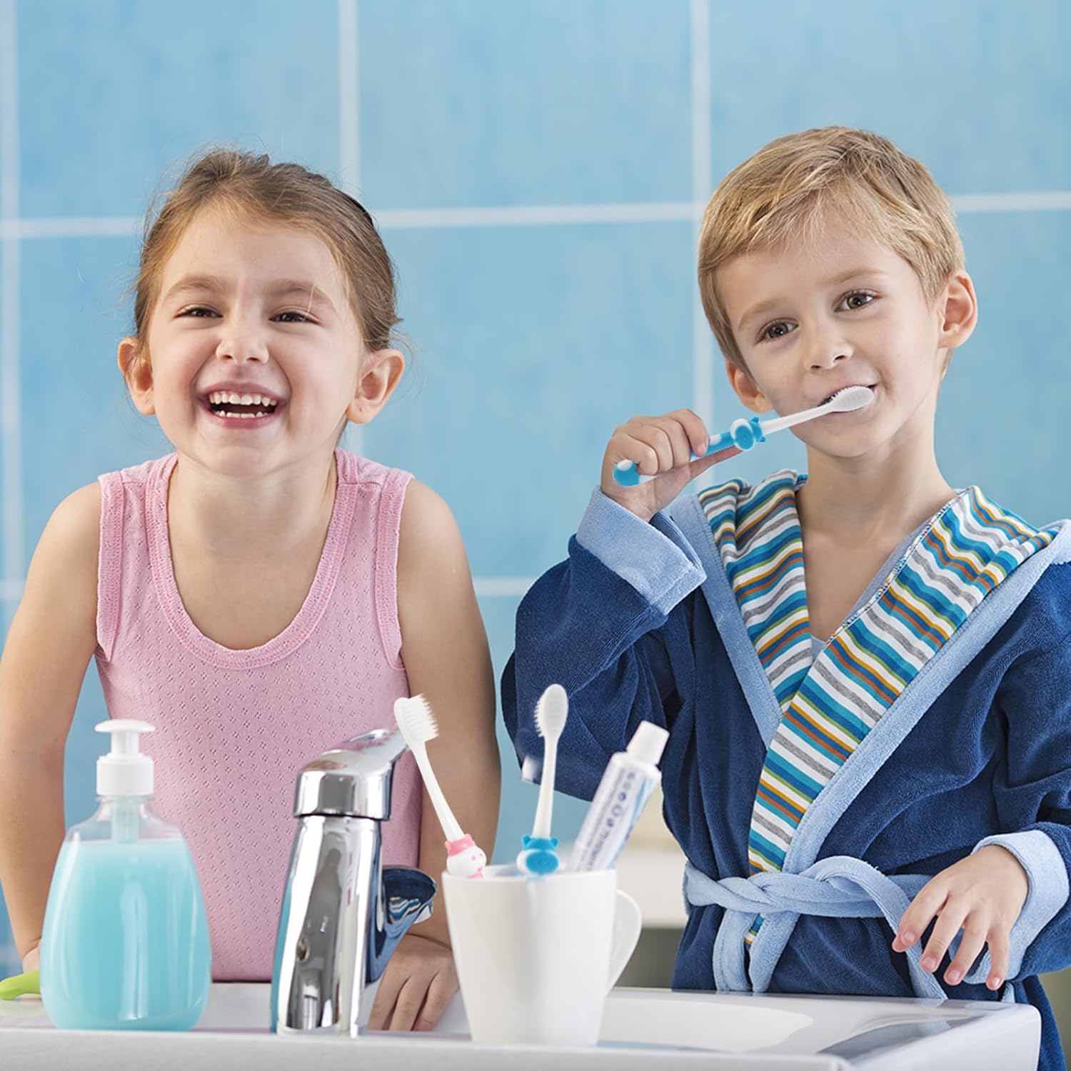 Confezione da 200 spazzolini manuali per bambini confezionati singolarmente, spazzolini da denti per bambini dai 2 anni in su, set di spazzolini da denti con setole morbide per ragazzi e ragazze