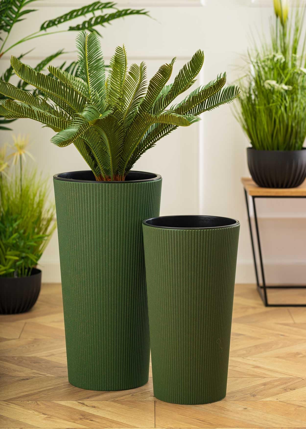 2X Vaso da Fiori Grande con Inserto per Piante | Vaso da Fiori Grande Verde in Plastica per Decorazione Soggiorno o Giardino | Set di 2 Vasi da Fiori (30xh57cm & 25xh46)