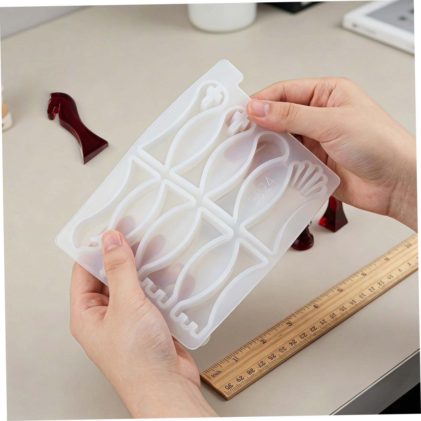 Ciieeo 2 Pezzi Stampi in Silicone per Resina Epossidica a Forma di Pezzi di Scacchi Chiari, Flessibili e Facili da Staccare, per Creazioni Fai-da-te