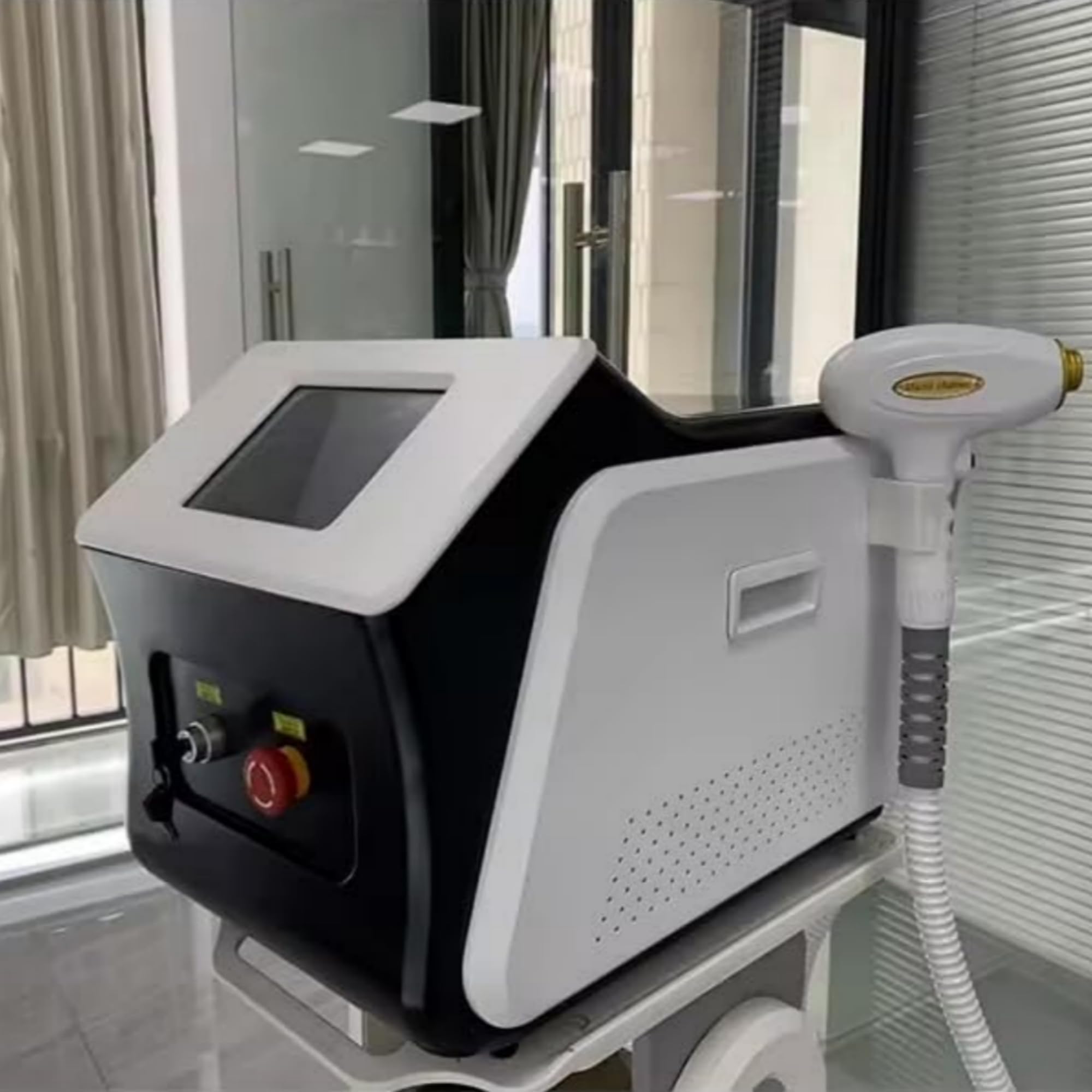 Macchina Laser a Diodi 808nm, Dispositivo Estetico per Trattamenti Cutanei, con Schermo Tattile e 3 Testine, per Centri Estetici e Uso Professionale
