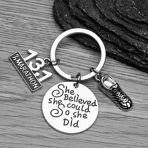 Miniatura 2 de Sportybella Llavero 13.1, Half Marathon Runner She Believed She Could So She Did Charm Keychain, joyería para correr, regalo de 12 maratón para