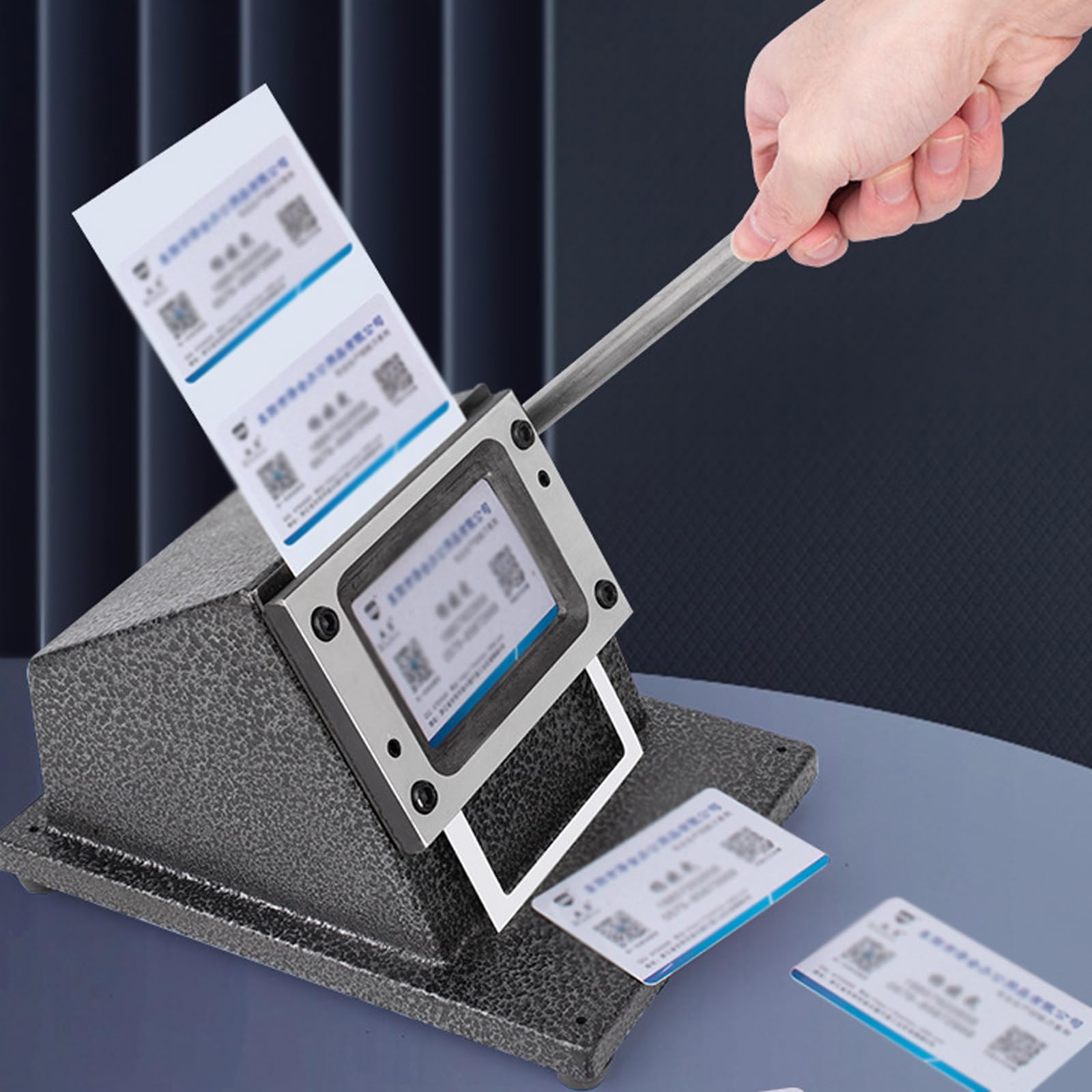 Taglierina Manuale per Fototessere - Perforatrice da Tavolo per Carte Didentità, per Tagli Rapidi E Precisi - Ideale per Luso Domestico O in Ufficio.