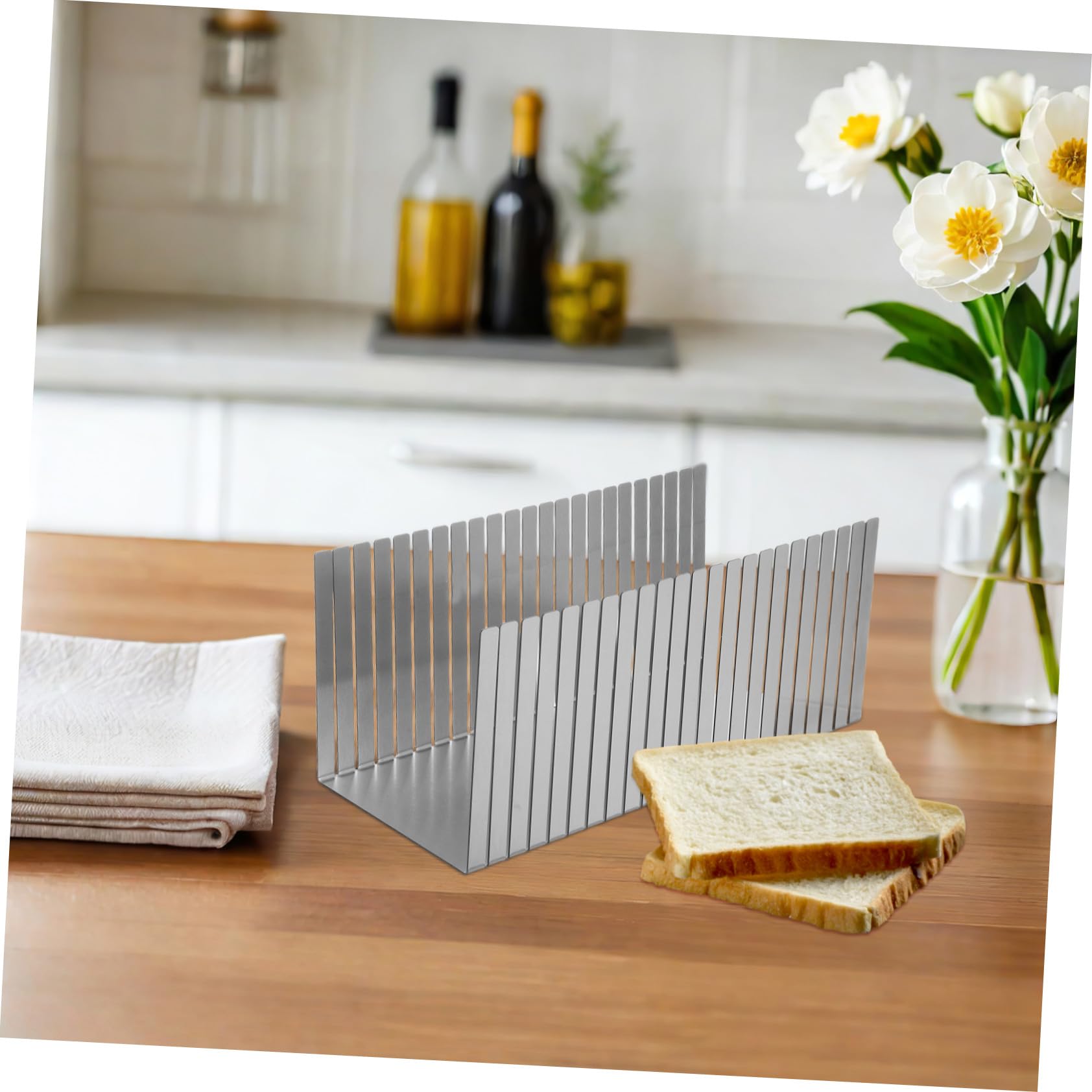 Einstellbarer Brotschneidehalter aus Edelstahl mit Krümelfach Präziser Brotscheiben-schneidehilfe für Hausgemachtes Brot Toast und Sandwiches Robustes Küchenwerkzeug für Bäckerei