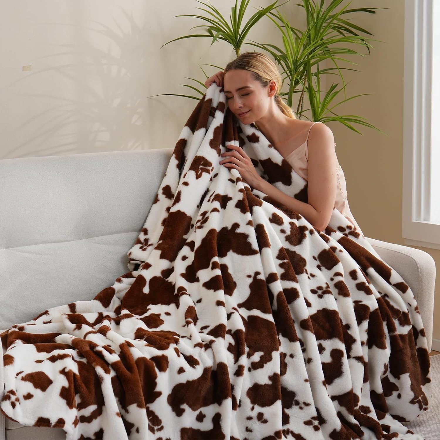 Faux Fur Cow Print Throw Blanket, 550 GSM Double-Sided for Couch, Sofa, Bed, Office - Soft, Fluffy, Plush - Adults, Kids - All Seasons - 51