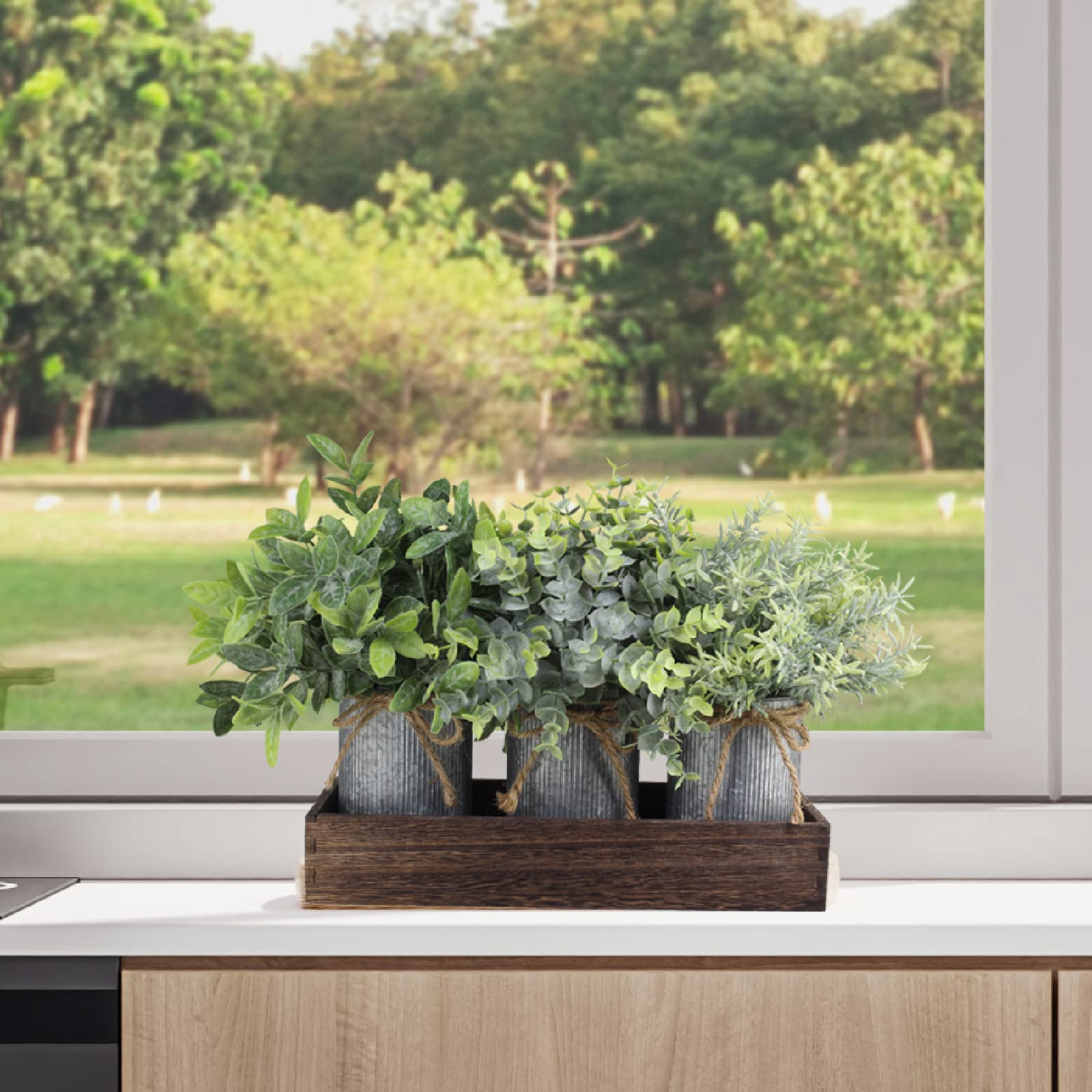 Winlyn Lata De Leche De Metal Galvanizado De Granja Con Arreglo De Vegetación De Eucalipto Artificial, Plantas Falsas, Centros De Mesa De 11.8 Pulgadas De Alto Para Decoración Rústica De Campo, Boda