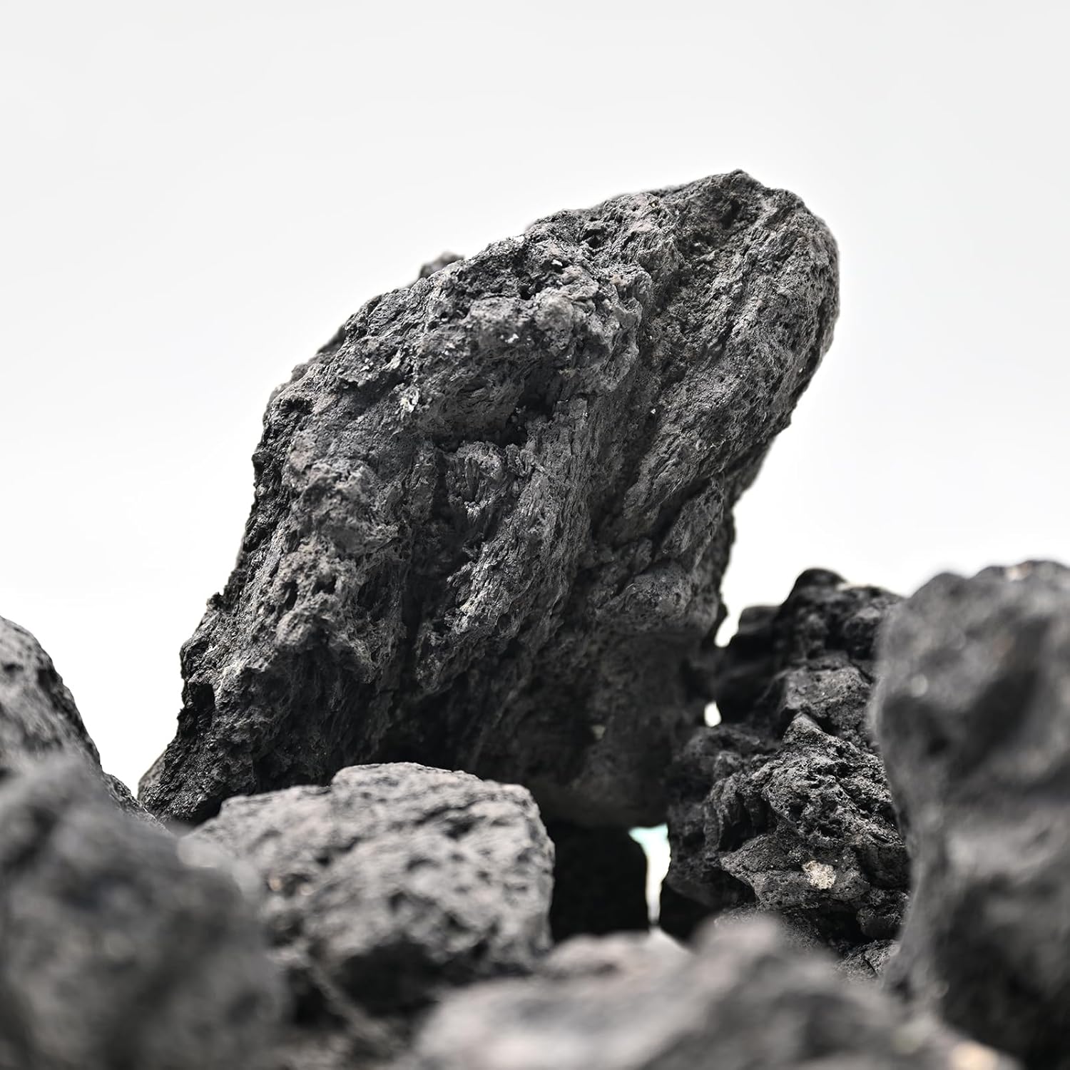 Volcanic Lava Rocks for Fish Tanks Bonsai Fire Pits Aquarium Rocks for Aquascaping,Terrariums,Bonsai,Garden Landscaping Decoration and Amphibian enclosures-10lb(4-7inches) 6-9pcs