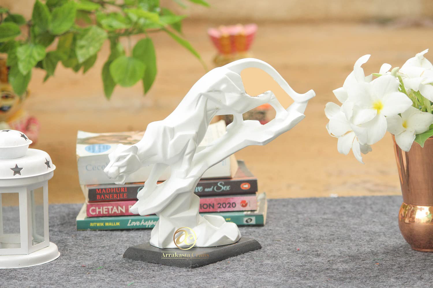 Case Creation White Abstract Panther Jaguar Statue Resin Tiger Sher Cheetah Animal Wildlife Showpiece Feng Shui Figurine for Homedecor Table Decor Living Room Gift Item