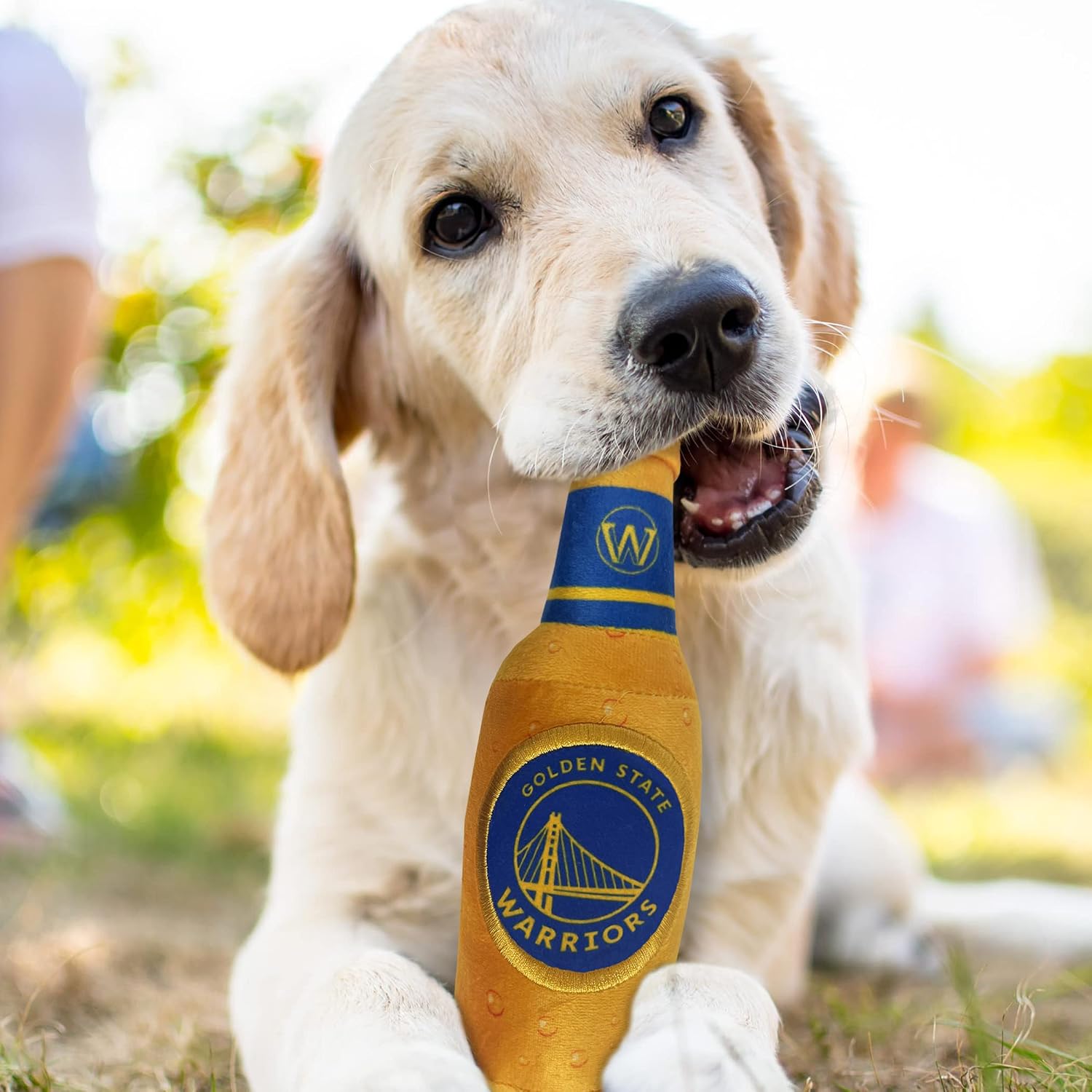 NBA Golden State Warriors Beer Bottle Plush Dog & CAT Squeak Toy - Cutest Stadium SODA Bottle Snack Plush Toy for Dogs & Cats with Inner Squeaker & Beautiful Basketball Team Name/Logo