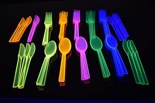 DirectGlow - Cubiertos surtidos de plástico duro neón con luz negra, suministros para fiestas, cumpleaños, vacaciones, 144 piezas (48 lugares)