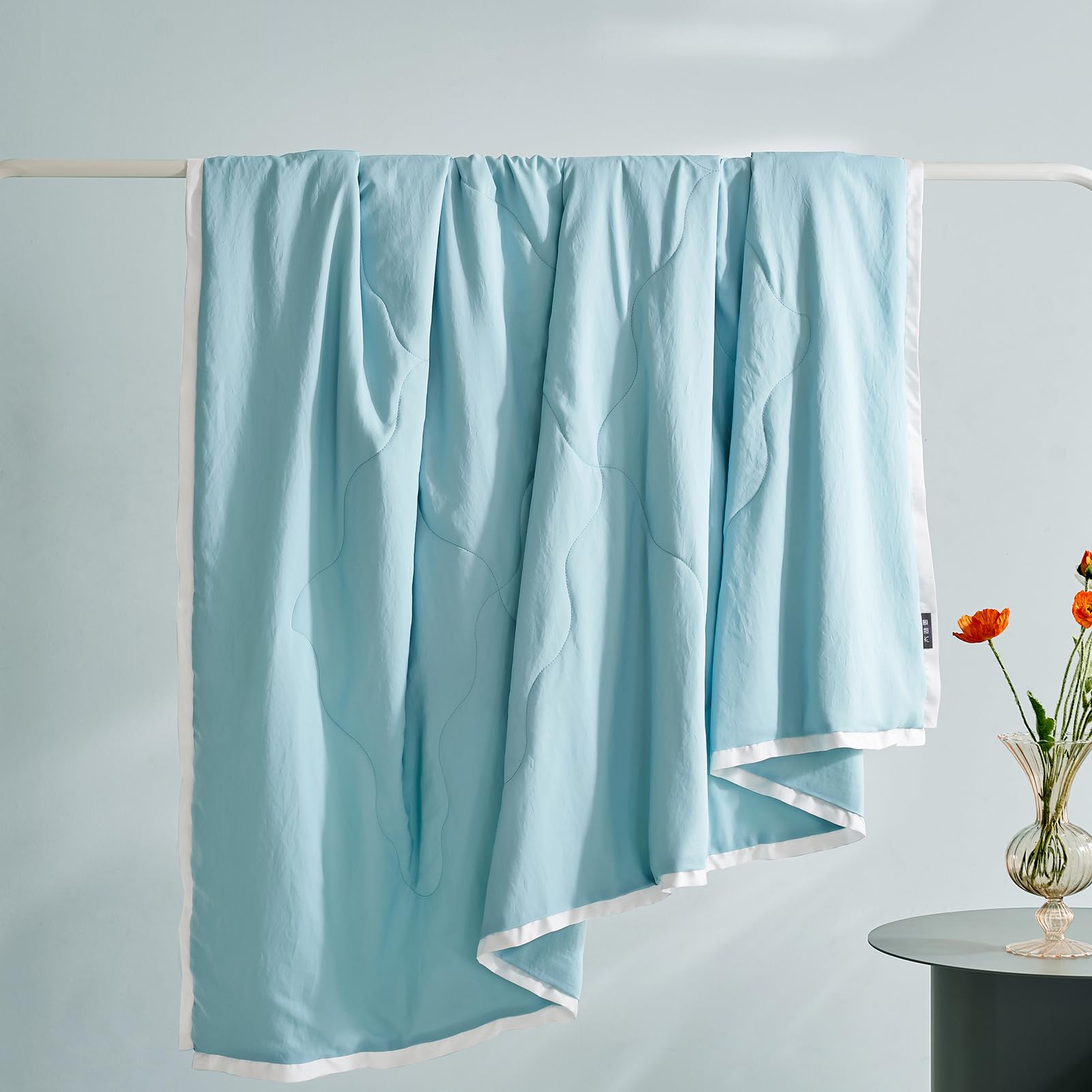 THXSILK Summer Quilt Full Lightweight Summer Cooling Comforter, Fabric 100% Polyester, Filler 100% Tussah Silk, Wind Blue, 79“×91”