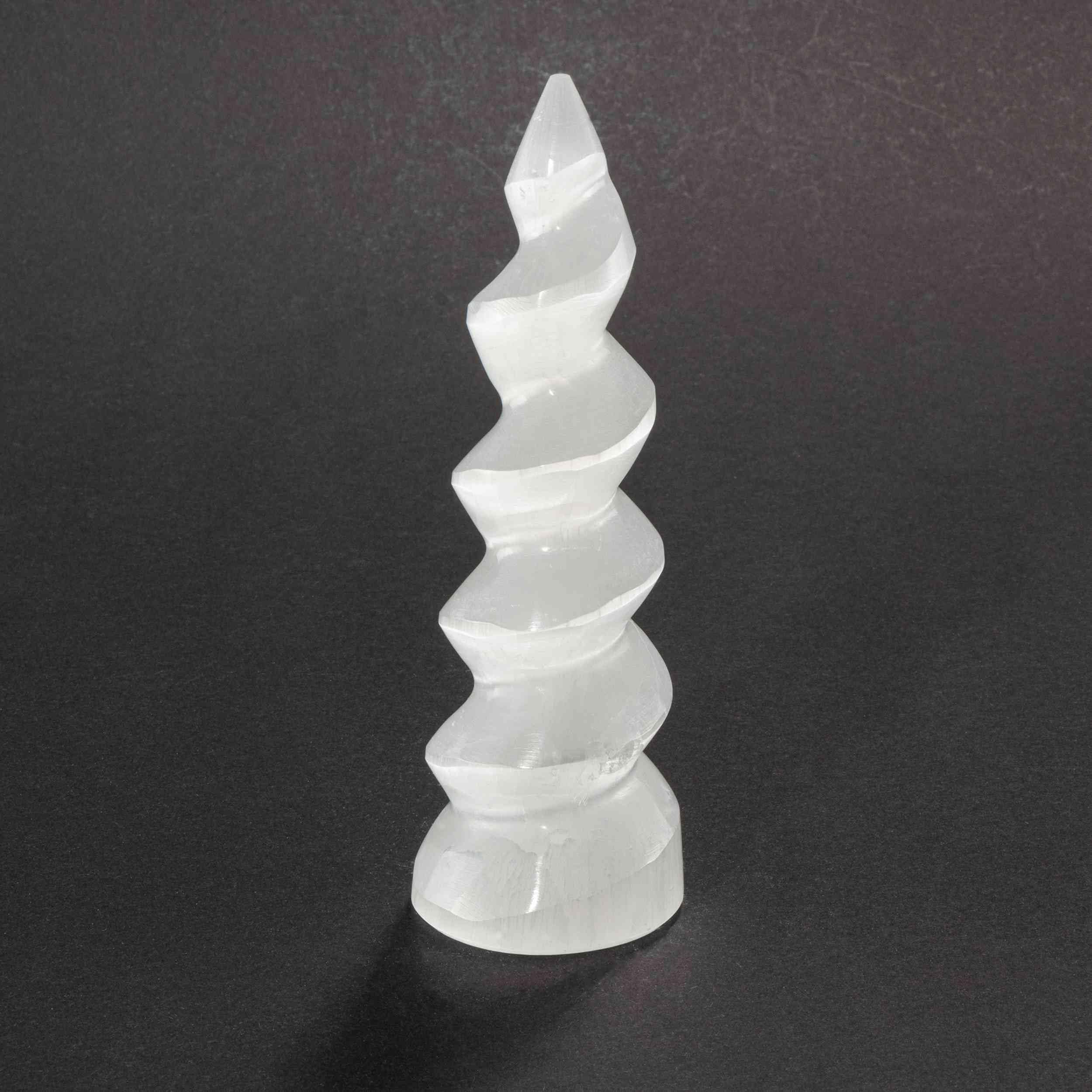 NKlaus Torre de selenita en espiral, 14 cm, piedra curativa para meditación, equilibrio de chakras y energía espiritual, decoración elegante y piedra protectora