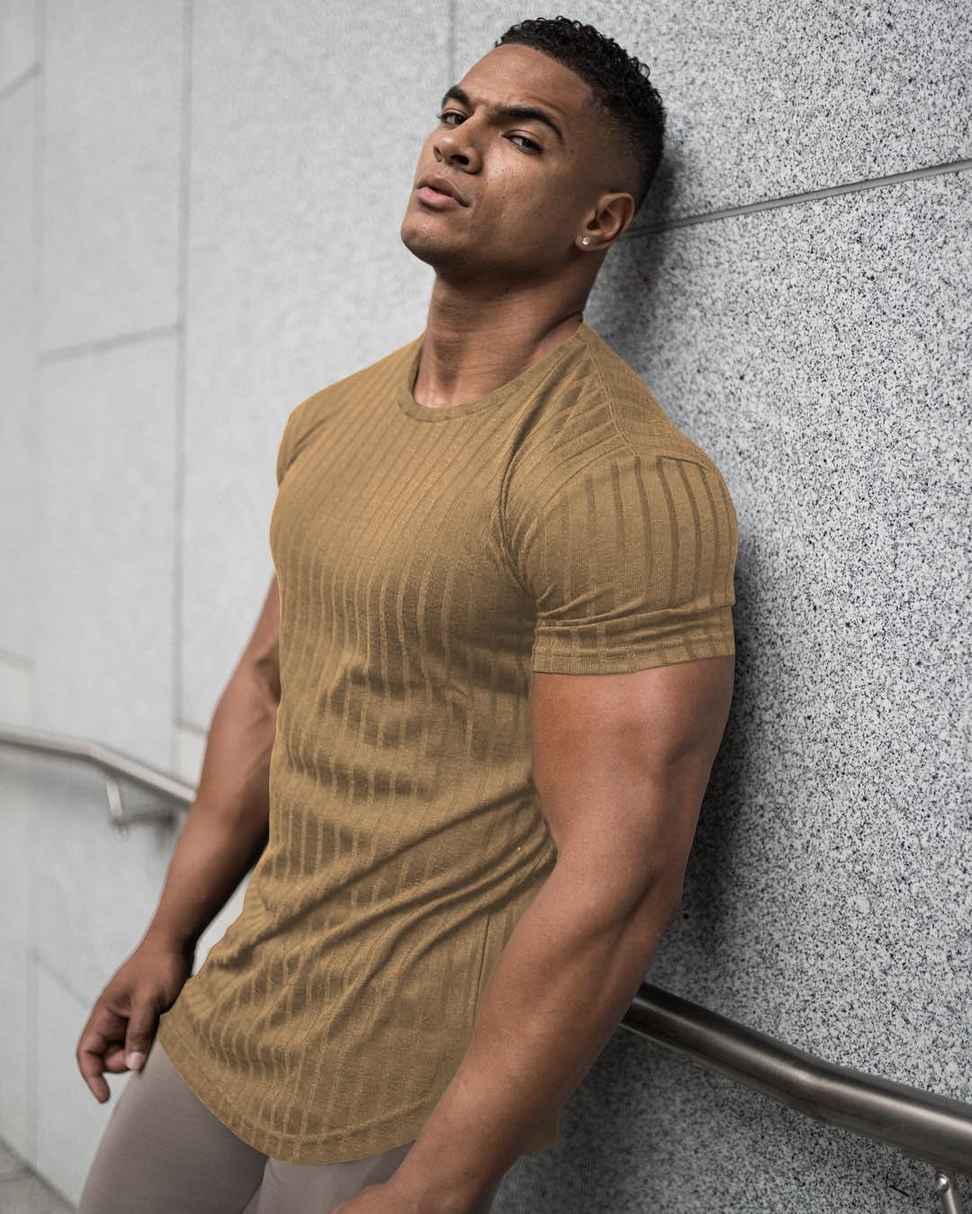 URRU T-shirt extensible à manches courtes pour homme - Coupe ajustée, kaki, Taille L