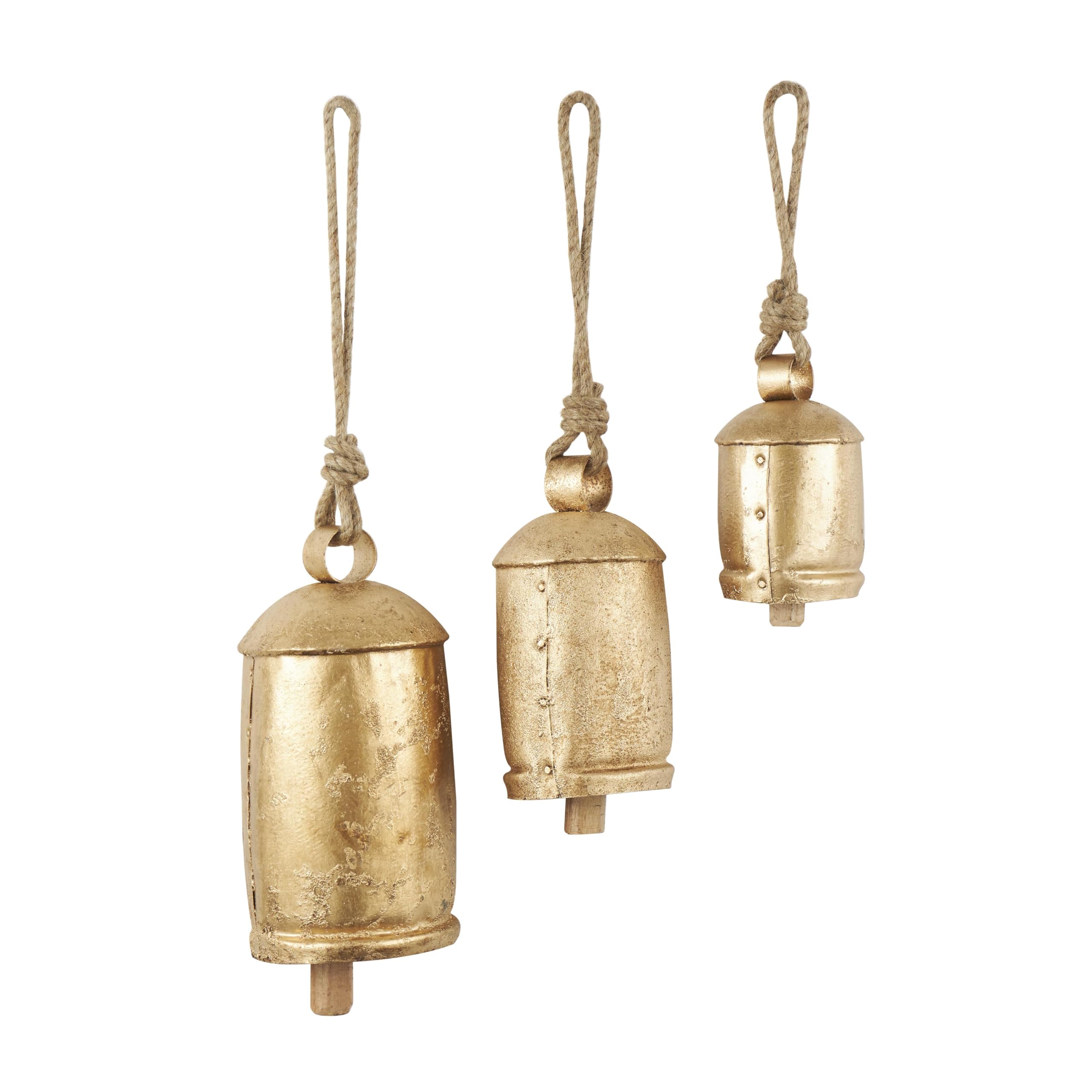 Deco 79 Campanas de Vaca Decorativas de inspiración tibetana de Metal con Cuerda para Colgar de Yute, Juego de 3, 10", 8", 6" de Alto, Dorado