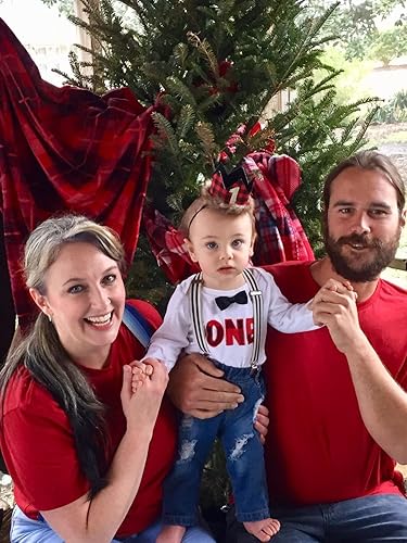 Vista 2 de Conjunto de ropa de cumpleaños para bebé niño pequeño, con tirantes, pantalones de mezclilla rasgados