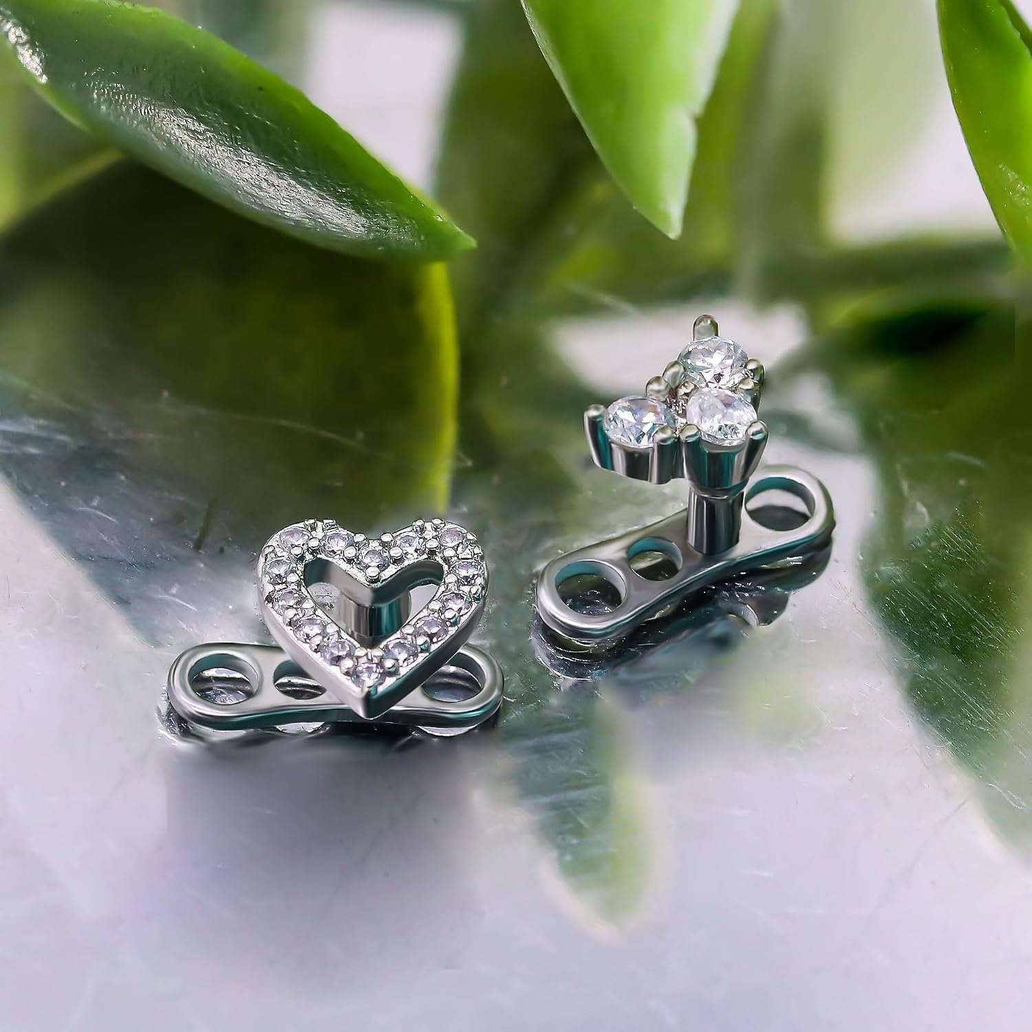 2Pcs 14G heart Dermal Anchor Tops 316L Surgical Steel Dainty Crystal Microdermals Body Piercings Studs Punk Personalized Jewelry for Women