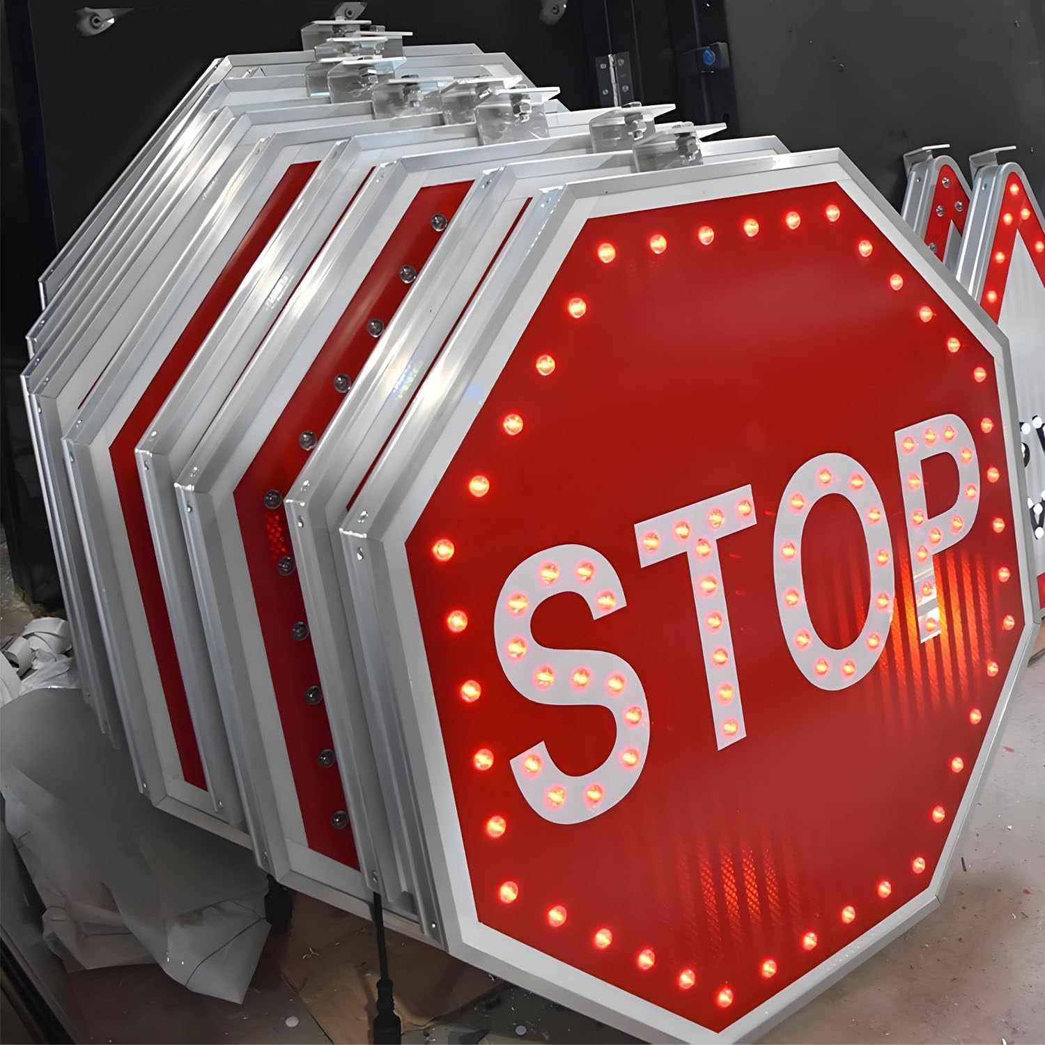 Señal de Stop LED Solar Impermeable,señal de tráfico Intermitente Duradera 24in | Señalización vial solar IP65, protección contra agua, nieve y radiación UV, larga vida útil en exteriores