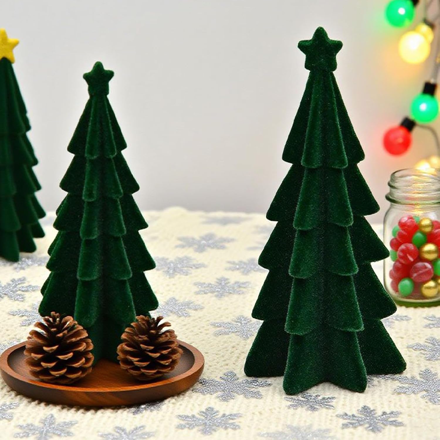 Mini Christmas Tree Figurine, 2 Pieces Resin Green Decoration with Textured Finish, Small Winter Ornament Set with Stable Base, Holiday Display for Apartment Home Office Hotel, Living Room Bedroom