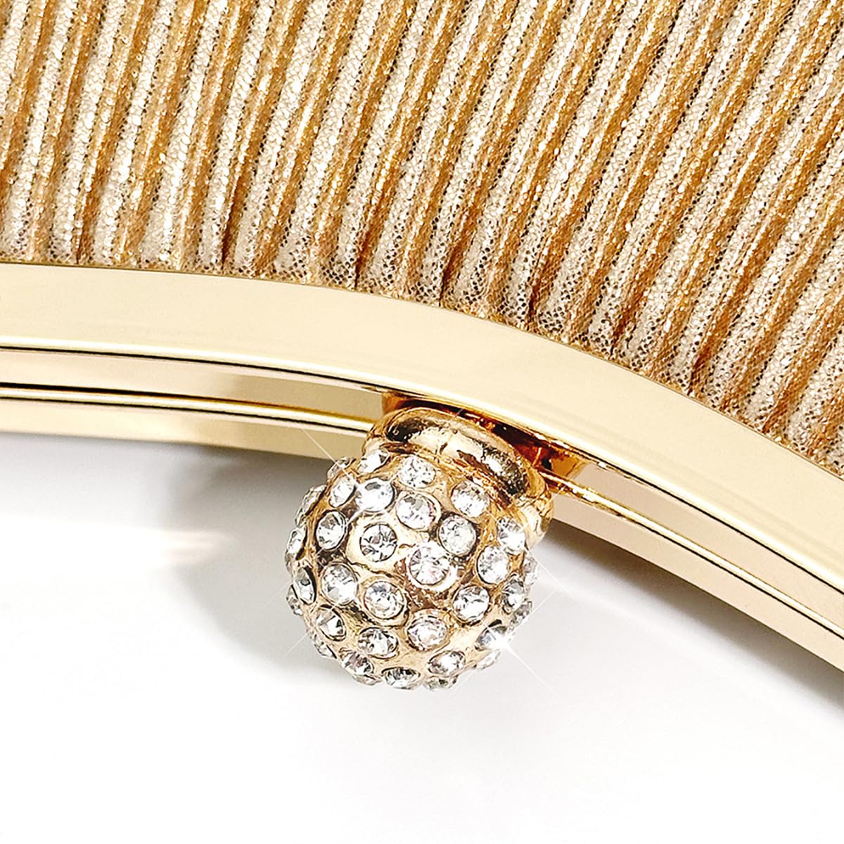 Bolsa Clutch Festa Feminina Dourada Poliéster Alça Haste Metálica Mão Ombro Transversal Com Correntes Removíveis em promoção! Veja a oferta e mais achadinhos de Bolsas 5 Hoje é o melhor dia para comprar Bolsa Clutch Festa Feminina Dourada Poliéster Alça Haste Metálica Mão Ombro Transversal Com Correntes Removíveis com aquele preço maroto! Promoção! Aproveite a oferta! 5