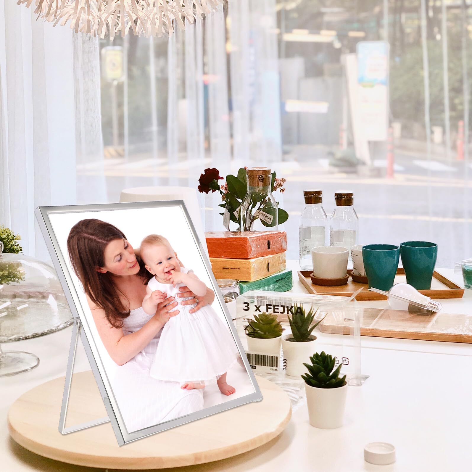 Einfacher Fotorahmen aus Glas mit Silbernem Metallrahmen Eleganter Bilderrahmen zur Fotopräsentation und Heimdekoration Tischbilderrahmen für Bilder und Gemälde