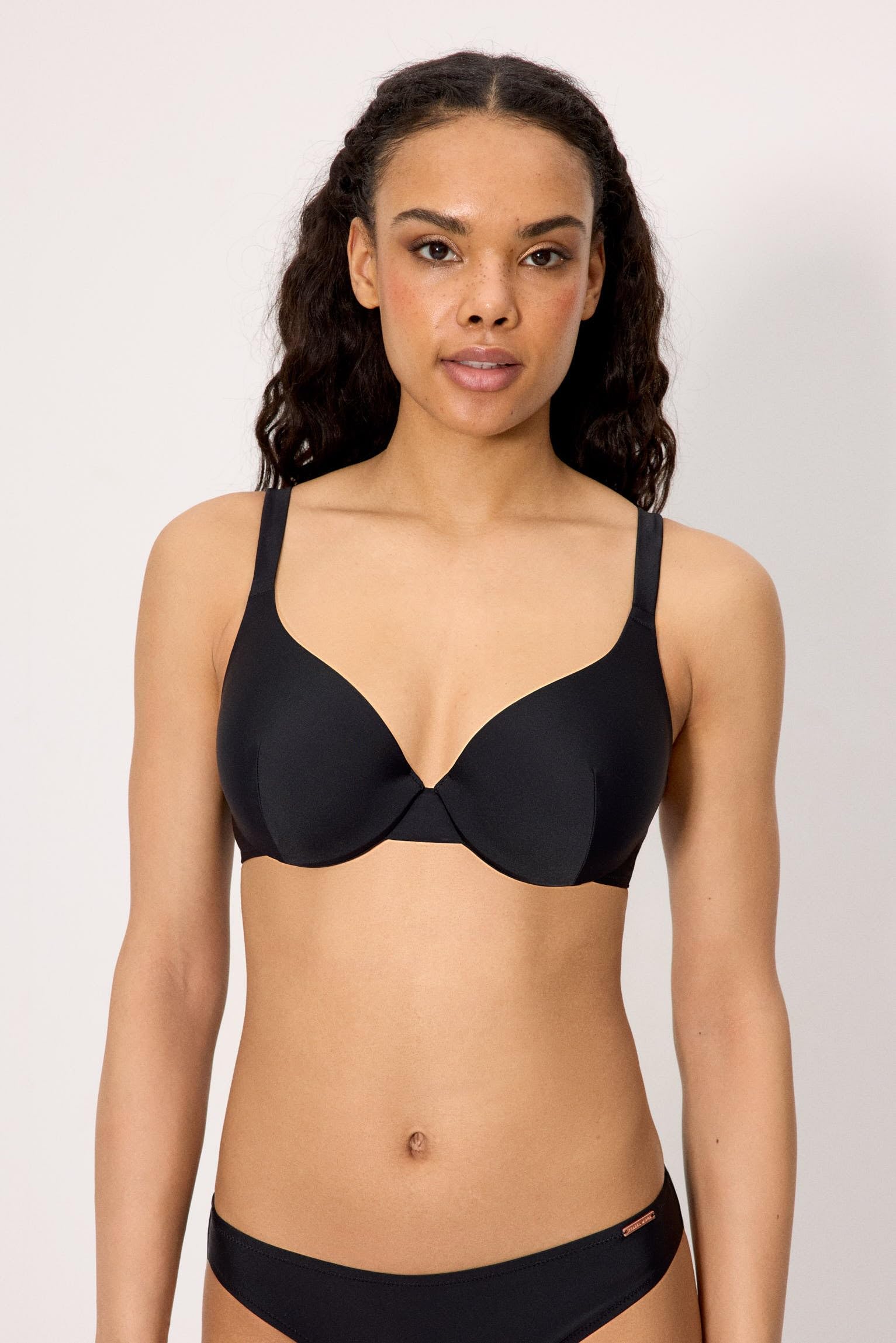 YSABEL MORA. Top Bikini con Aro Copa B. Top Bikini con Aro Y Relleno con Tirantes Anchos Regulables. Colección Beach.