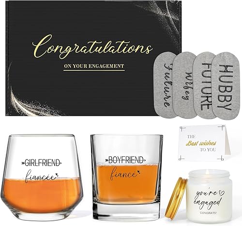 Miniatura 1 de Regalos de compromiso para parejas, novio y novia, juego de copas de vino y whisky, calcetines para el futuro señor y la señora, vela, tarjeta de