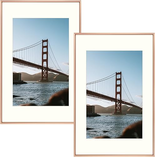 Vista 234 de Frametory - Colección de marcos de metal para fotos, marco de aluminio para fotos con alfombrilla de color marfil y cristal real Dorado