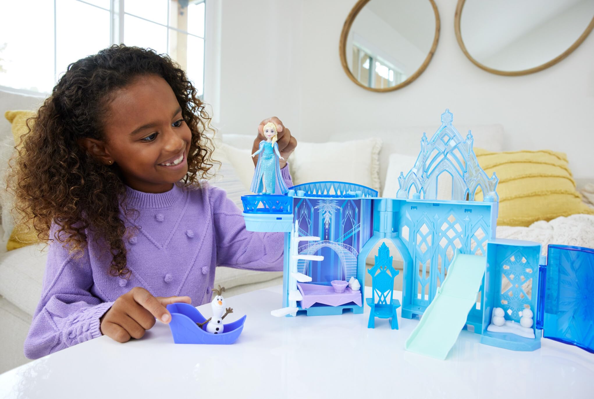 Disney Frozen, Castillo de Elsa, Conjunto apilable de casa de muñecas con muñeca pequeña y ocho piezas, juguetes inspirados en las películas Frozen de Disney, JDP63